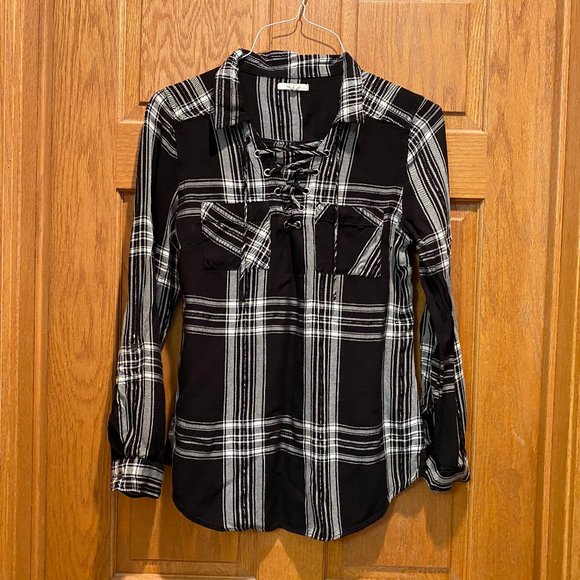 Maurices Tops - ❤Maurices Tie Front Plaid Blouse, S